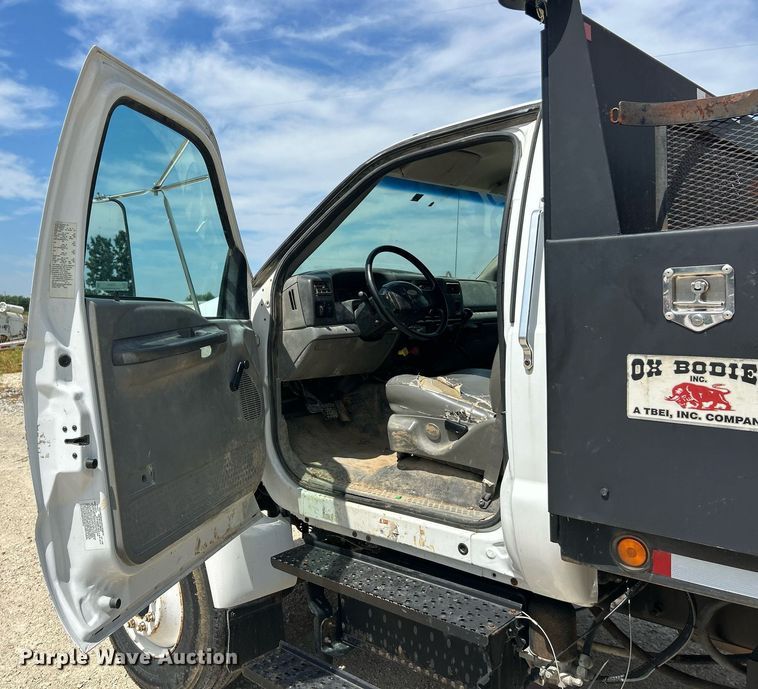 image for item EK8426 2007 Ford F750 Super Duty XL flatbed truck