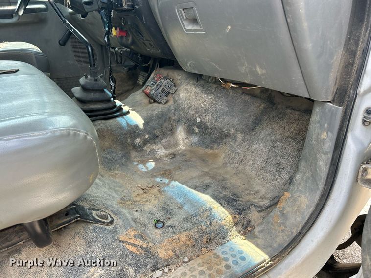 image for item EK8426 2007 Ford F750 Super Duty XL flatbed truck