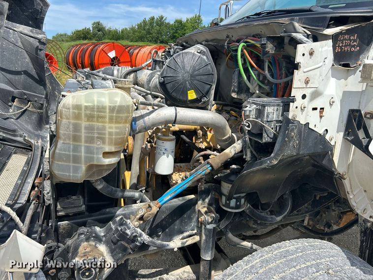 image for item EK8426 2007 Ford F750 Super Duty XL flatbed truck