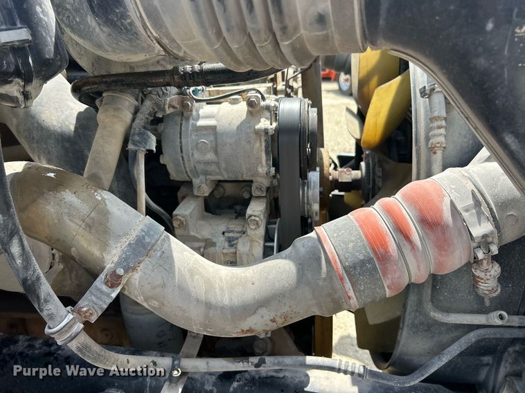 image for item EK8426 2007 Ford F750 Super Duty XL flatbed truck