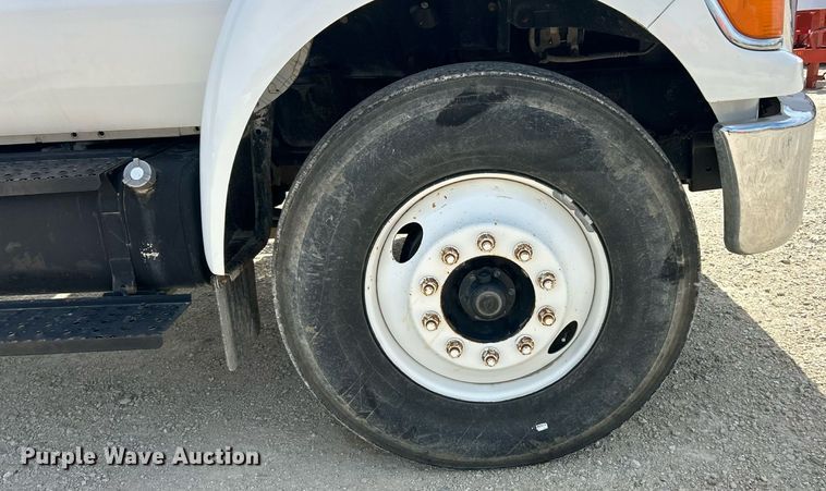 image for item EK8426 2007 Ford F750 Super Duty XL flatbed truck