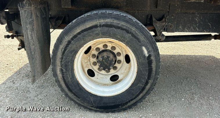 image for item EK8426 2007 Ford F750 Super Duty XL flatbed truck