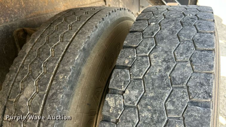 image for item EK8426 2007 Ford F750 Super Duty XL flatbed truck