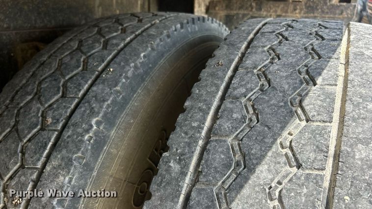 image for item EK8426 2007 Ford F750 Super Duty XL flatbed truck