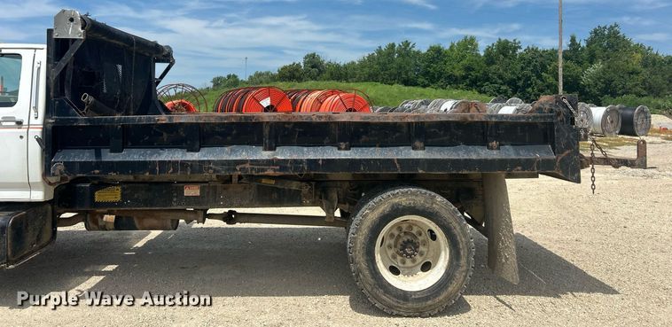 image for item EK8427 1998 Ford F800 dump truck