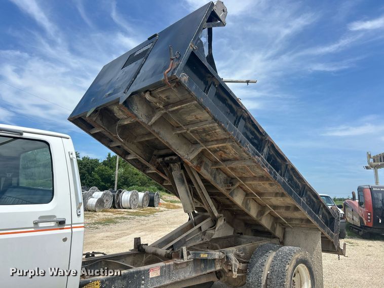 image for item EK8427 1998 Ford F800 dump truck