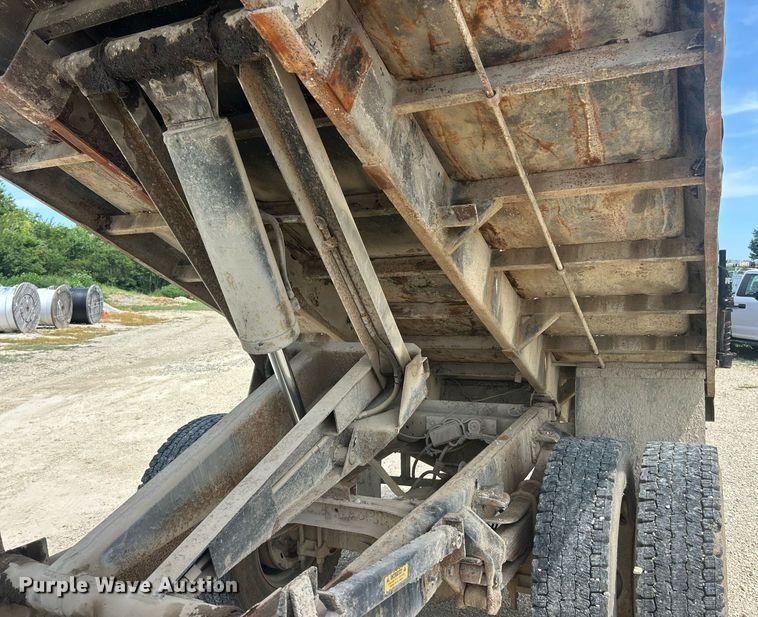 image for item EK8427 1998 Ford F800 dump truck