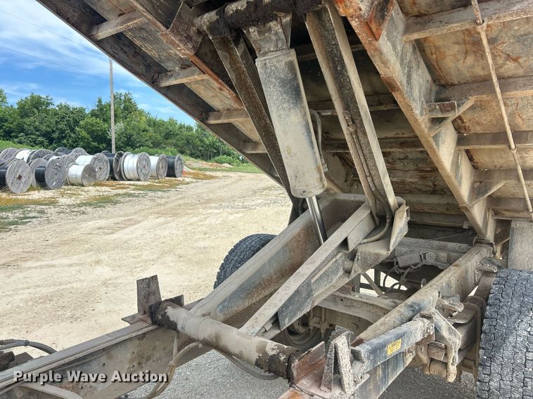 image for item EK8427 1998 Ford F800 dump truck