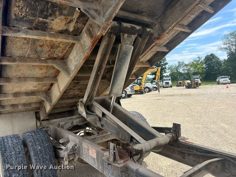 image for item EK8427 1998 Ford F800 dump truck