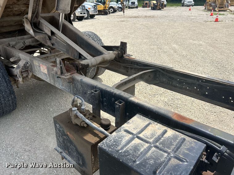 image for item EK8427 1998 Ford F800 dump truck