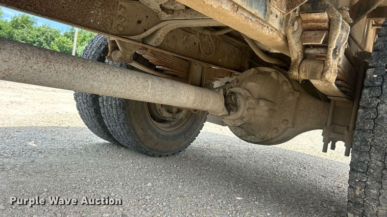 image for item EK8427 1998 Ford F800 dump truck