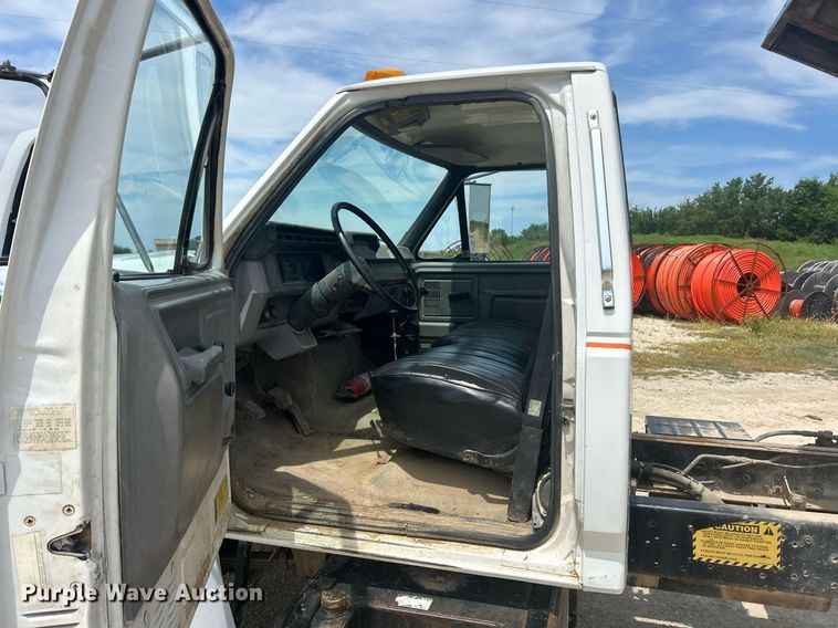 image for item EK8427 1998 Ford F800 dump truck