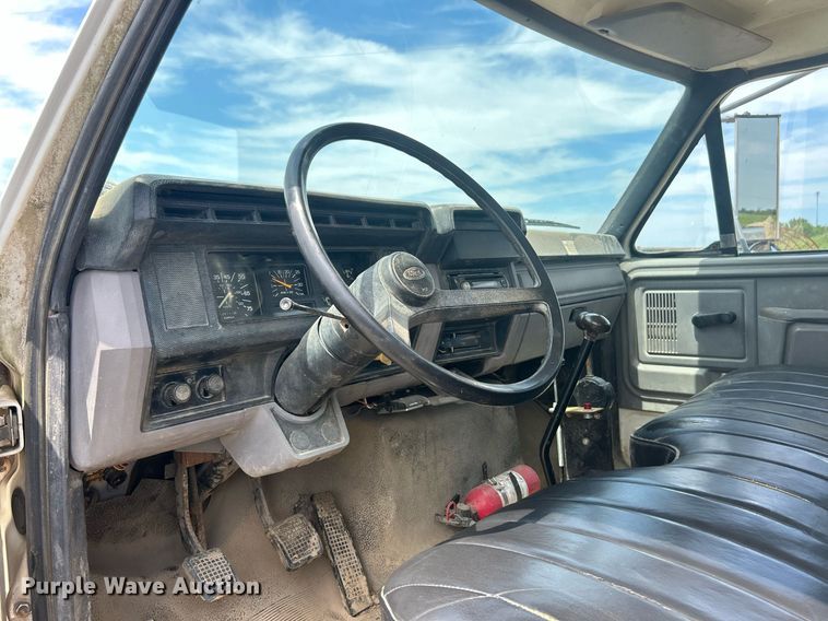 image for item EK8427 1998 Ford F800 dump truck