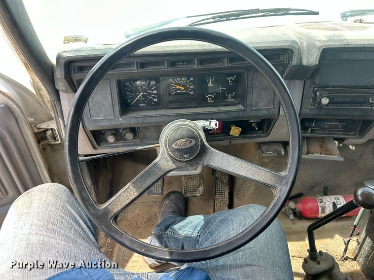 image for item EK8427 1998 Ford F800 dump truck