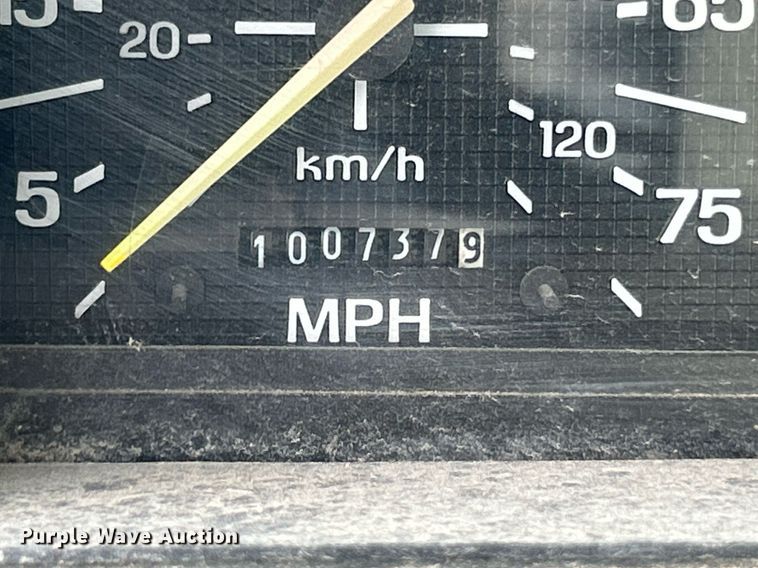 image for item EK8427 1998 Ford F800 dump truck