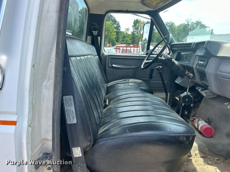 image for item EK8427 1998 Ford F800 dump truck