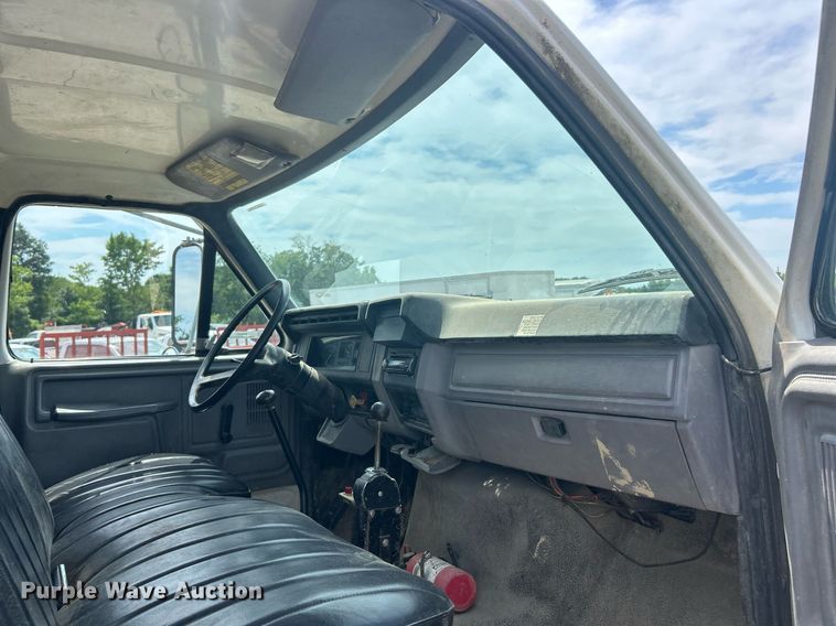 image for item EK8427 1998 Ford F800 dump truck