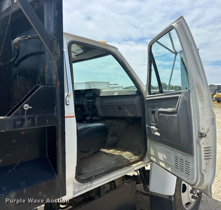 image for item EK8427 1998 Ford F800 dump truck