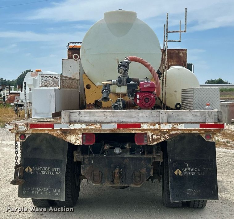 image for item EK8429 1998 International  4700 flatbed truck