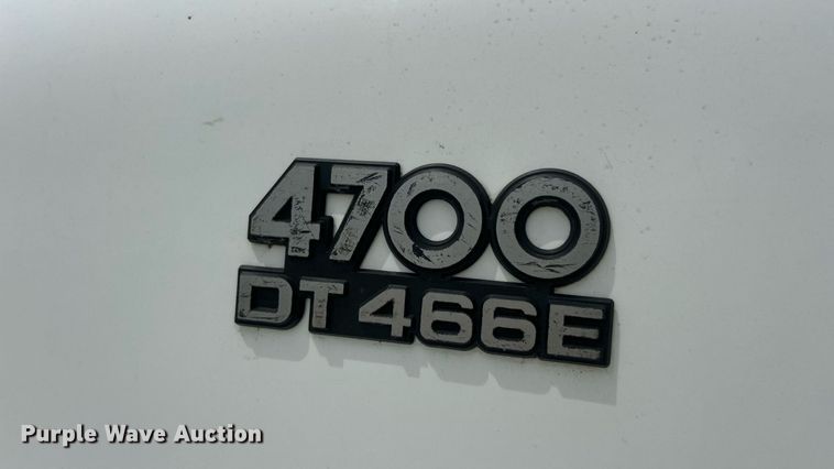 image for item EK8429 1998 International  4700 flatbed truck