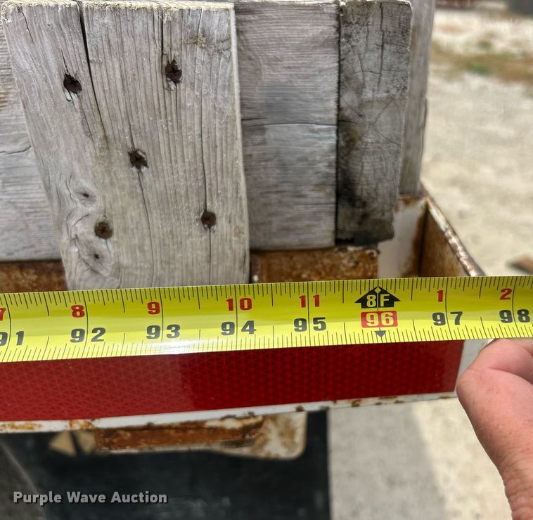 image for item EK8429 1998 International  4700 flatbed truck