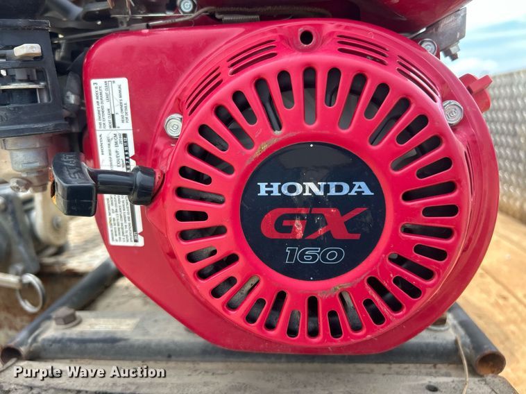 image for item EK8429 1998 International  4700 flatbed truck