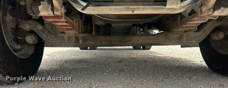 image for item EK8429 1998 International  4700 flatbed truck