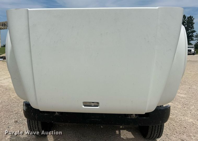 image for item EK8429 1998 International  4700 flatbed truck