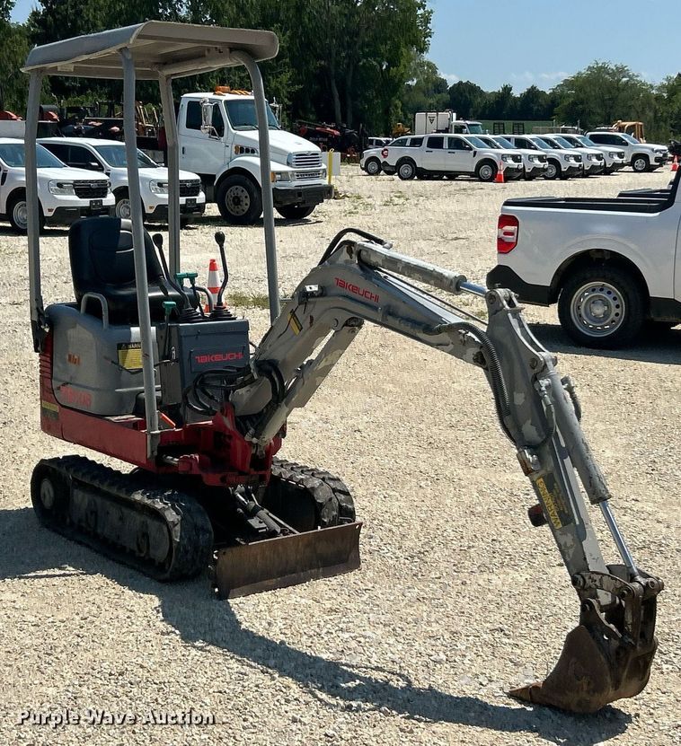 EXCAVADORA 2003 TAKEUCHI TB108