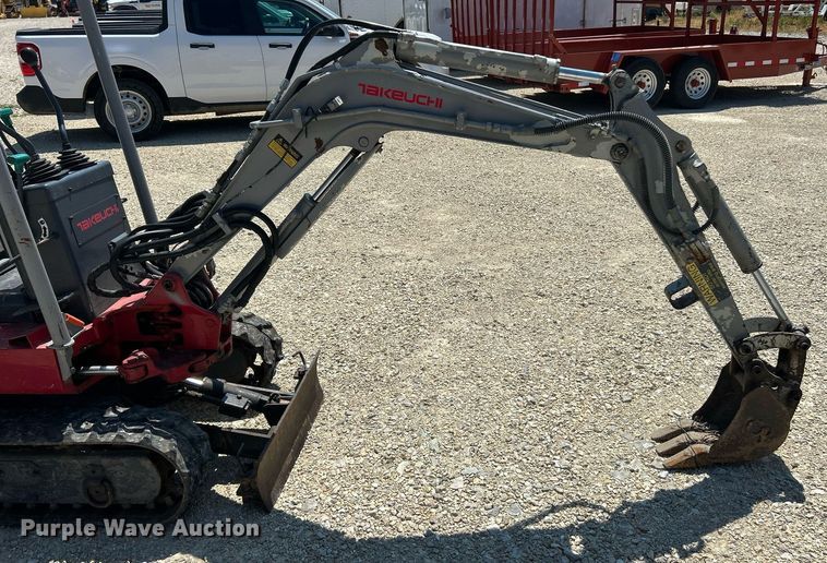 image for item EK8434 2003 Takeuchi TB108 mini excavator