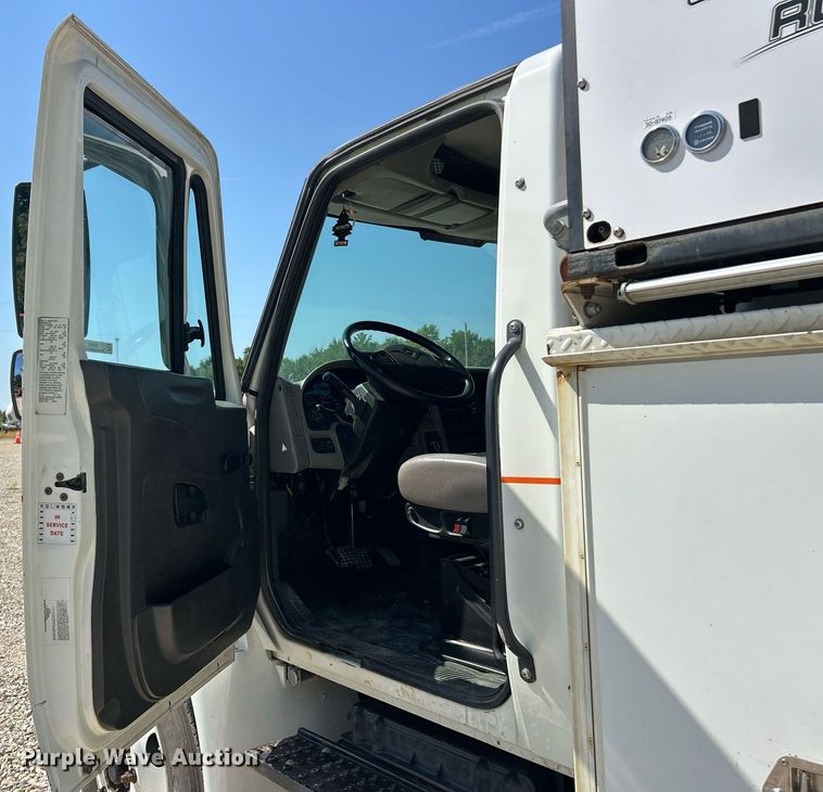 image for item EK8435 2014 International MA025 utility / service truck