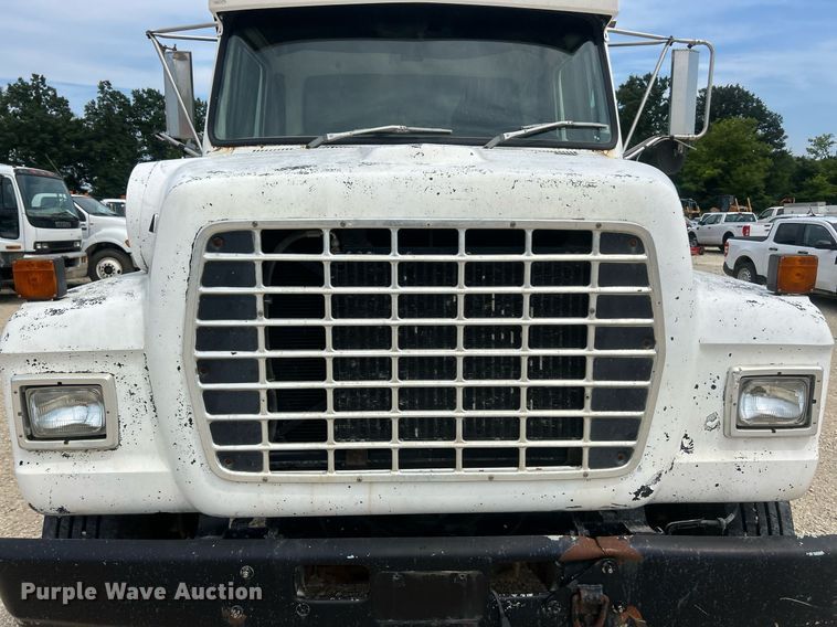 image for item EK8438 1990 Ford L9000 dump truck