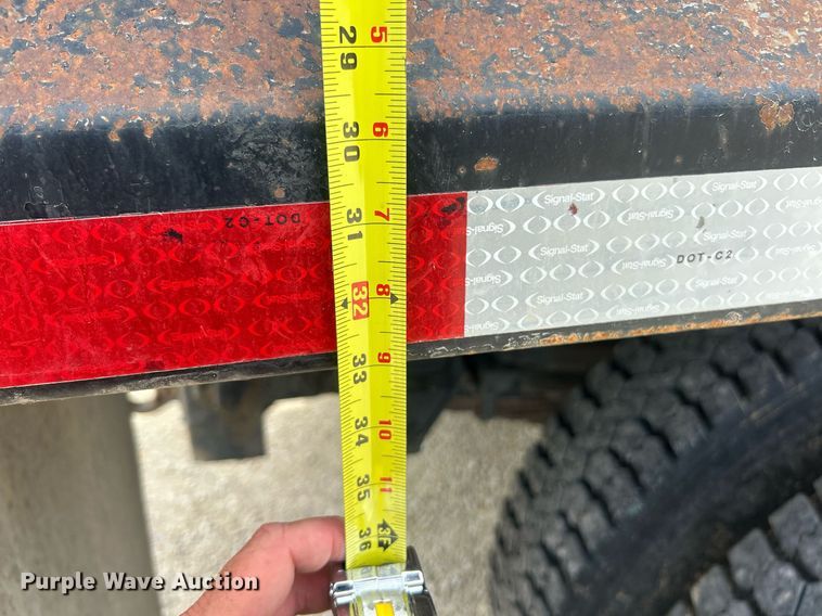 image for item EK8438 1990 Ford L9000 dump truck