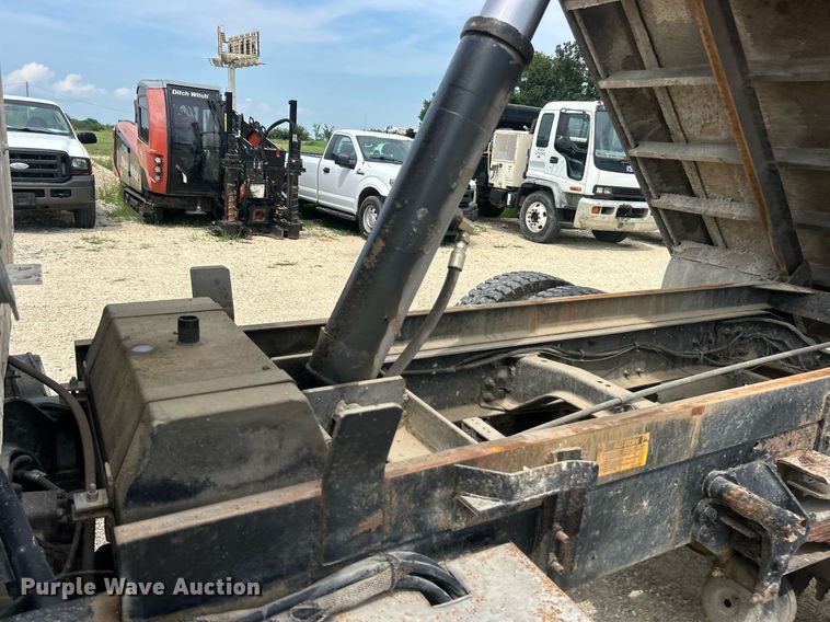 image for item EK8438 1990 Ford L9000 dump truck