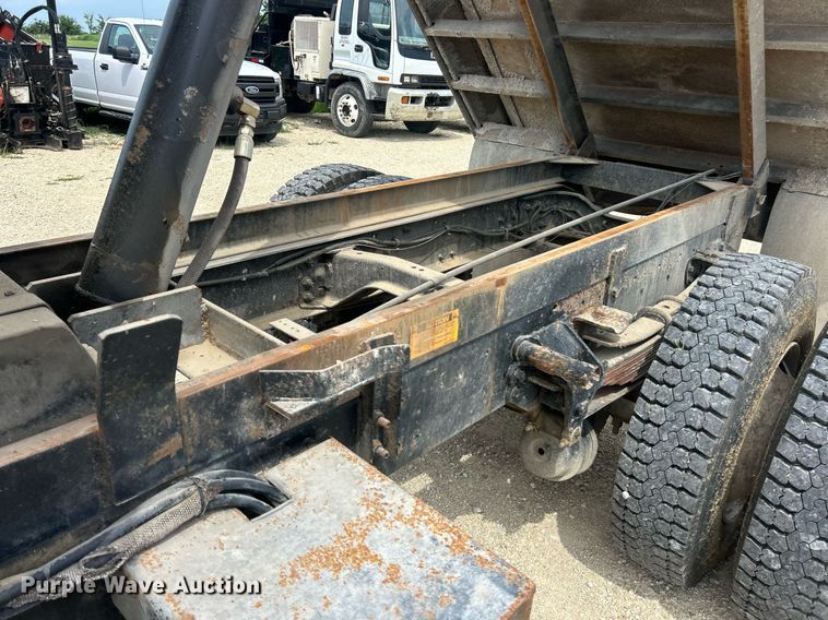 image for item EK8438 1990 Ford L9000 dump truck