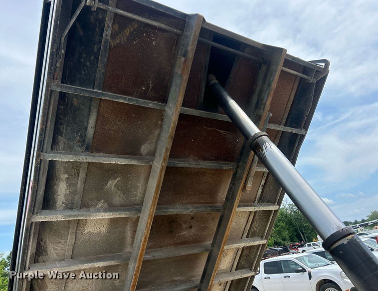 image for item EK8438 1990 Ford L9000 dump truck