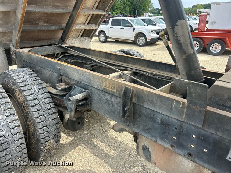 image for item EK8438 1990 Ford L9000 dump truck