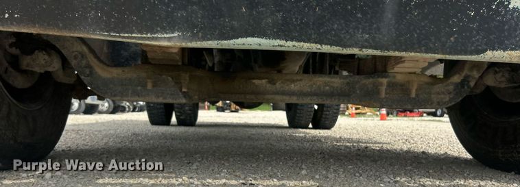 image for item EK8438 1990 Ford L9000 dump truck