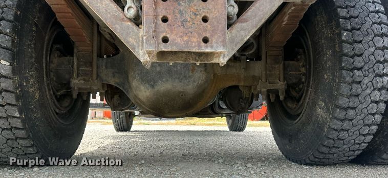 image for item EK8438 1990 Ford L9000 dump truck