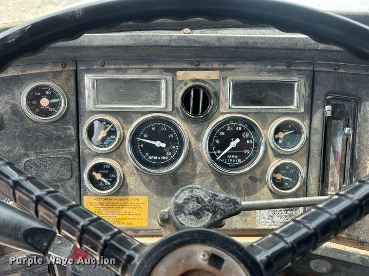 image for item EK8438 1990 Ford L9000 dump truck