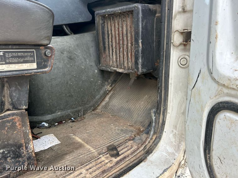 image for item EK8438 1990 Ford L9000 dump truck