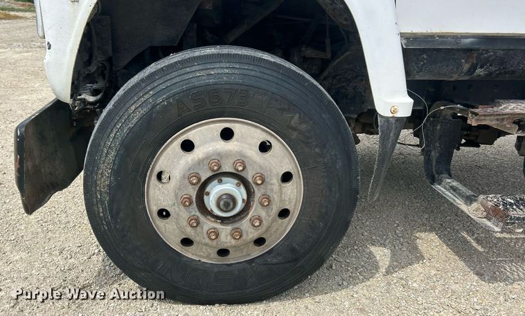 image for item EK8438 1990 Ford L9000 dump truck