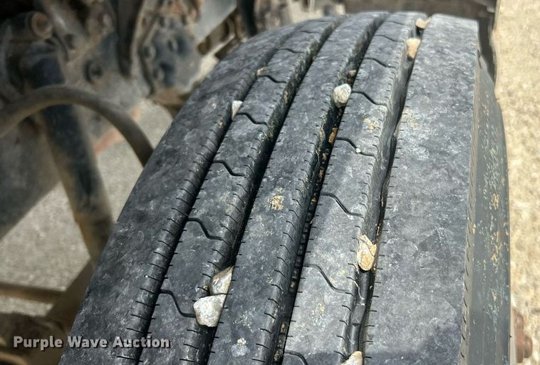 image for item EK8438 1990 Ford L9000 dump truck