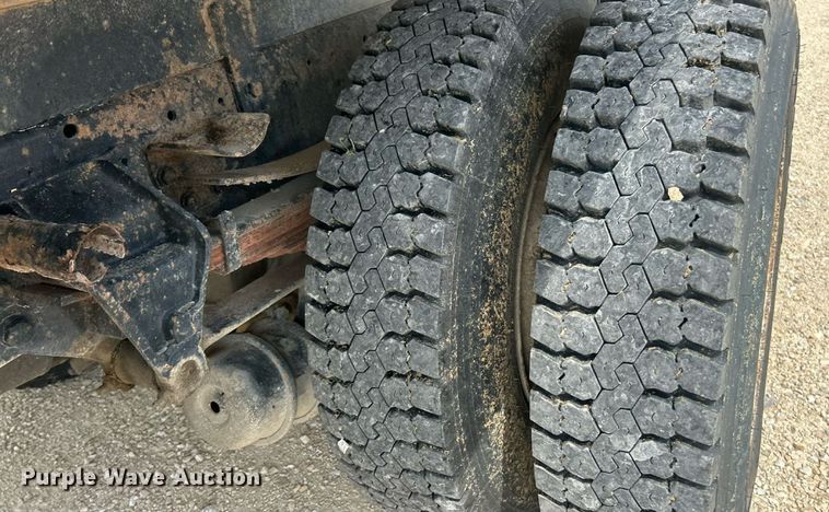 image for item EK8438 1990 Ford L9000 dump truck