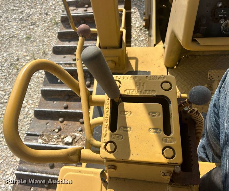 image for item EK8439 Dressta TD-15C cable plow