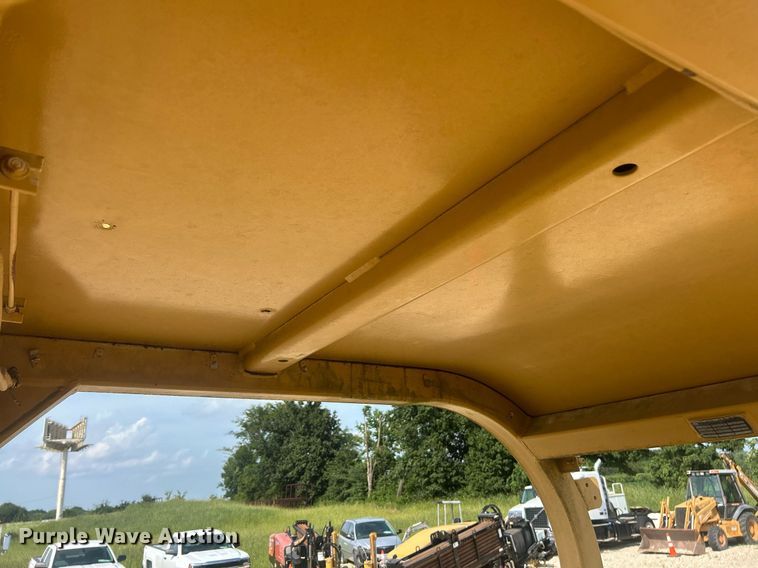 image for item EK8439 Dressta TD-15C cable plow