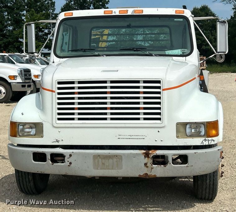 image for item EK8440 1999 International 4700 Low Profile flatbed truck