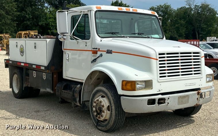 image for item EK8440 1999 International 4700 Low Profile flatbed truck