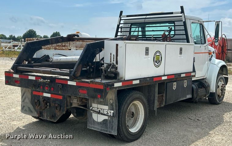 image for item EK8440 1999 International 4700 Low Profile flatbed truck