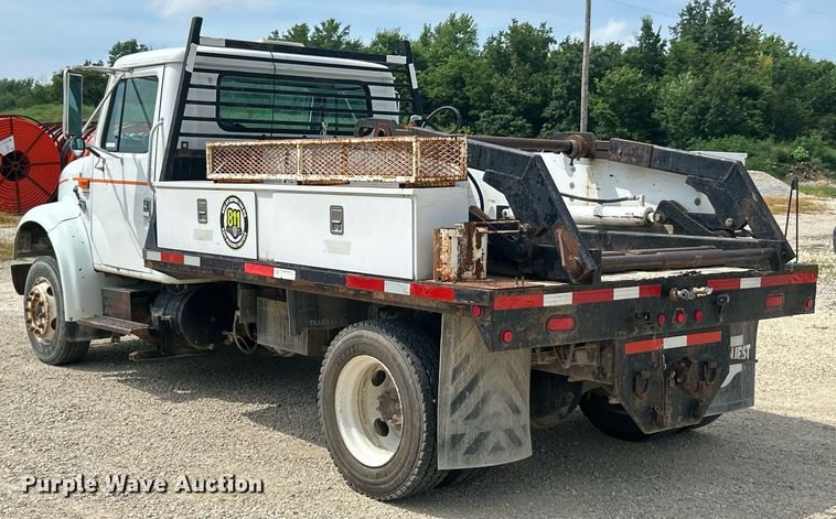 image for item EK8440 1999 International 4700 Low Profile flatbed truck
